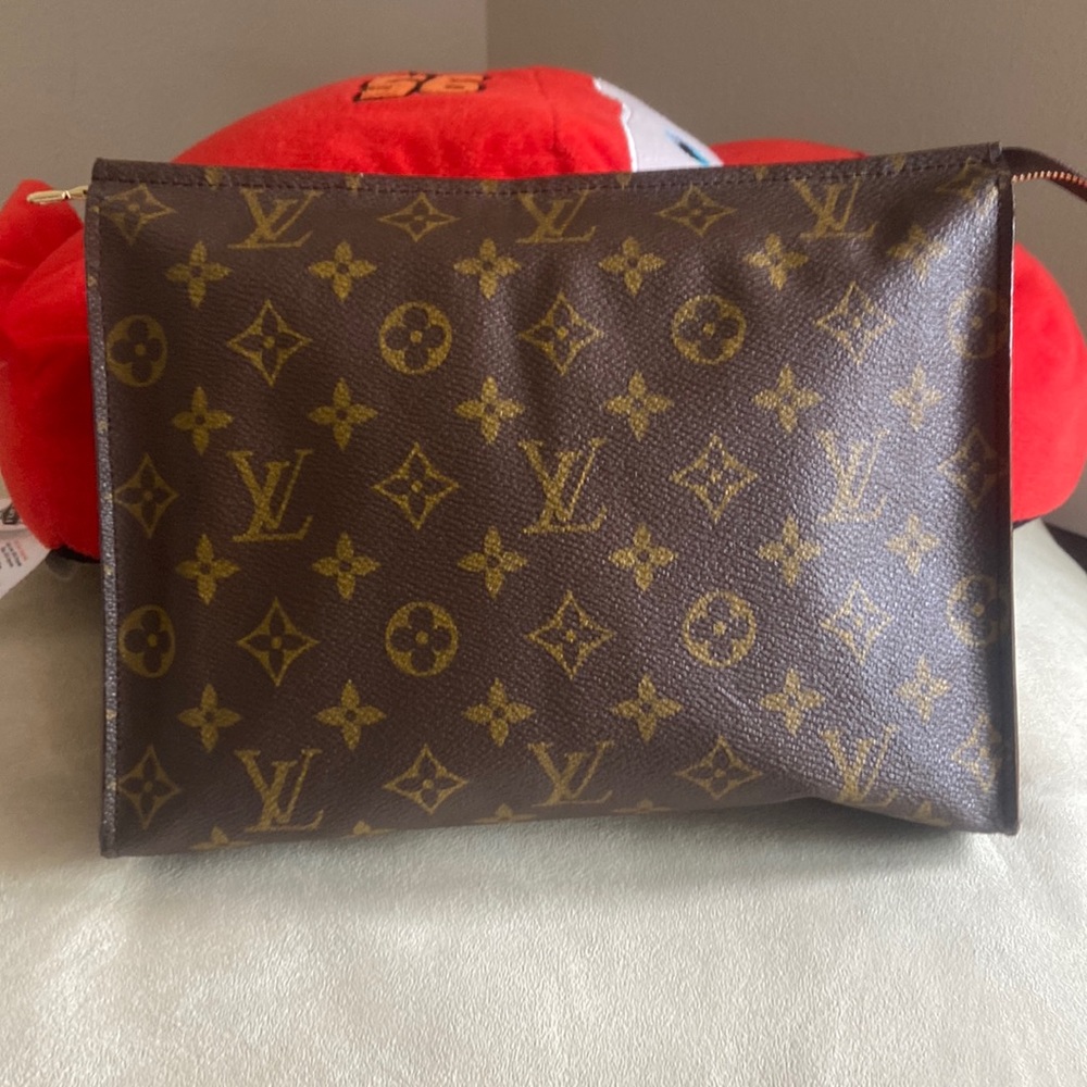 LV authentic Toiletry 26